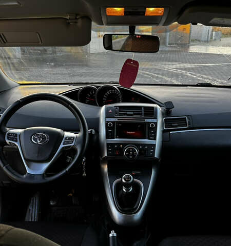 Белый Тойота Версо, объемом двигателя 1.6 л и пробегом 157 тыс. км за 10500 $, фото 16 на Automoto.ua