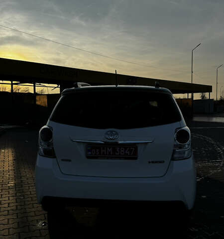 Белый Тойота Версо, объемом двигателя 1.6 л и пробегом 157 тыс. км за 10500 $, фото 24 на Automoto.ua