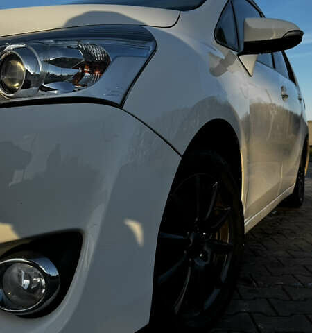 Белый Тойота Версо, объемом двигателя 1.6 л и пробегом 157 тыс. км за 10500 $, фото 29 на Automoto.ua