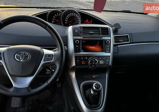 Белый Тойота Версо, объемом двигателя 1.6 л и пробегом 157 тыс. км за 10500 $, фото 36 на Automoto.ua