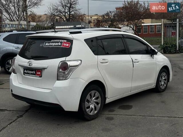 Белый Тойота Версо, объемом двигателя 1.6 л и пробегом 106 тыс. км за 10990 $, фото 5 на Automoto.ua