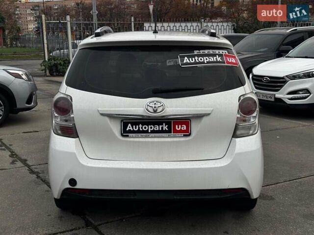 Белый Тойота Версо, объемом двигателя 1.6 л и пробегом 106 тыс. км за 10990 $, фото 4 на Automoto.ua