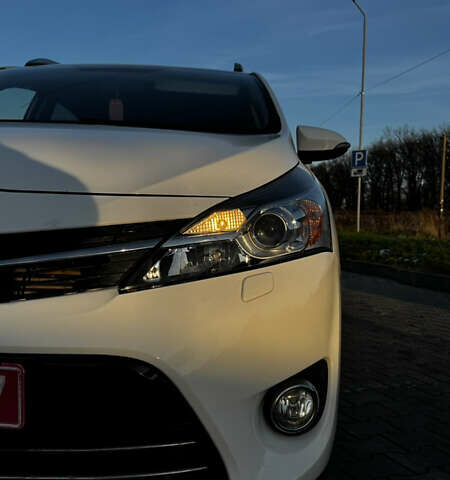 Белый Тойота Версо, объемом двигателя 1.6 л и пробегом 157 тыс. км за 10500 $, фото 28 на Automoto.ua