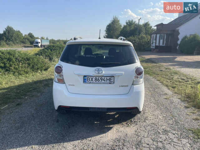 Белый Тойота Версо, объемом двигателя 1.6 л и пробегом 178 тыс. км за 9900 $, фото 3 на Automoto.ua
