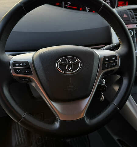 Белый Тойота Версо, объемом двигателя 1.6 л и пробегом 157 тыс. км за 10500 $, фото 9 на Automoto.ua