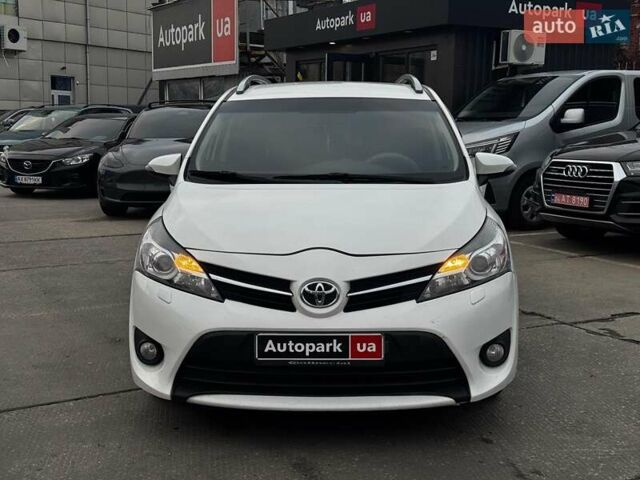 Белый Тойота Версо, объемом двигателя 1.6 л и пробегом 106 тыс. км за 10990 $, фото 1 на Automoto.ua