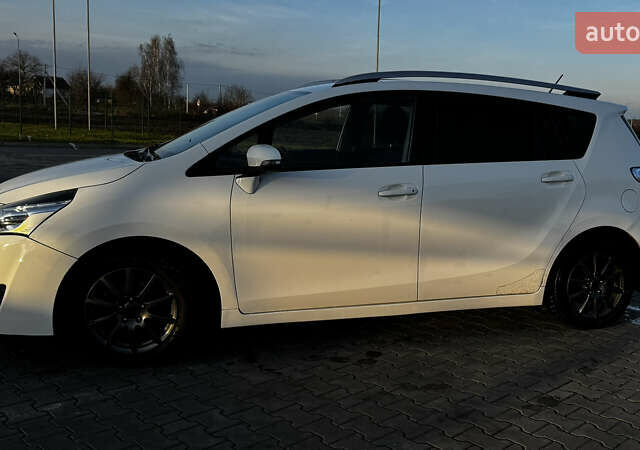 Белый Тойота Версо, объемом двигателя 1.6 л и пробегом 157 тыс. км за 10500 $, фото 31 на Automoto.ua