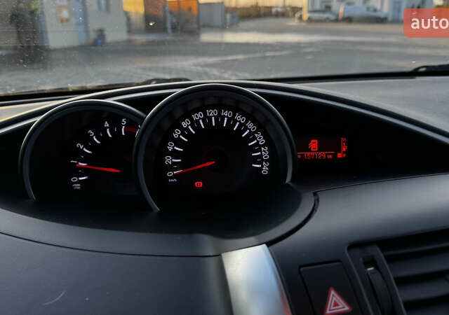 Белый Тойота Версо, объемом двигателя 1.6 л и пробегом 157 тыс. км за 10500 $, фото 6 на Automoto.ua