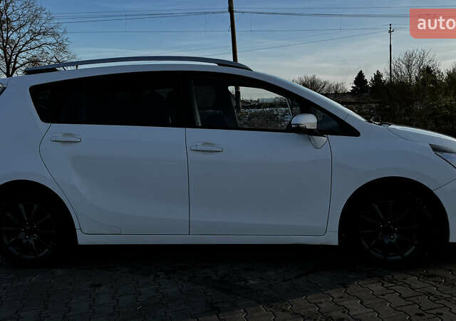 Белый Тойота Версо, объемом двигателя 1.6 л и пробегом 157 тыс. км за 10500 $, фото 32 на Automoto.ua