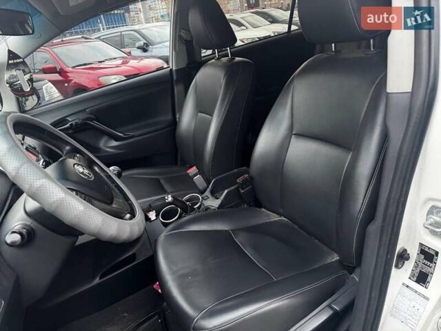 Белый Тойота Версо, объемом двигателя 1.6 л и пробегом 106 тыс. км за 10990 $, фото 14 на Automoto.ua