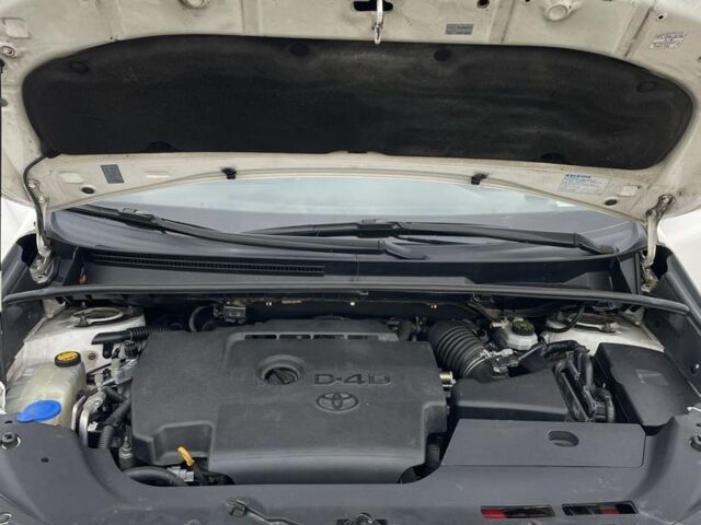 Белый Тойота Версо, объемом двигателя 2 л и пробегом 364 тыс. км за 8000 $, фото 10 на Automoto.ua