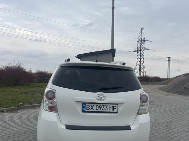 Белый Тойота Версо, объемом двигателя 2 л и пробегом 364 тыс. км за 8000 $, фото 4 на Automoto.ua