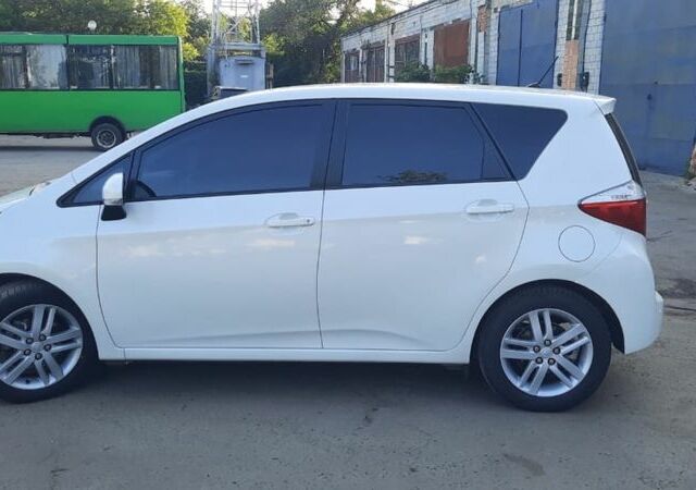 Белый Тойота Версо, объемом двигателя 0 л и пробегом 170 тыс. км за 8200 $, фото 3 на Automoto.ua