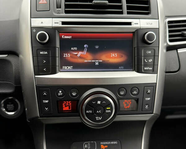 Бежевый Тойота Версо, объемом двигателя 1.6 л и пробегом 132 тыс. км за 11700 $, фото 39 на Automoto.ua