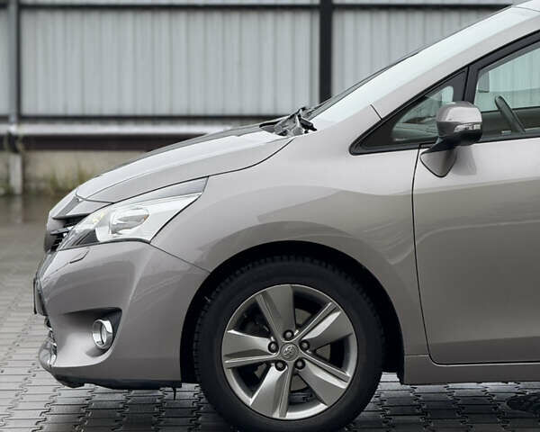 Бежевый Тойота Версо, объемом двигателя 1.6 л и пробегом 132 тыс. км за 11700 $, фото 14 на Automoto.ua