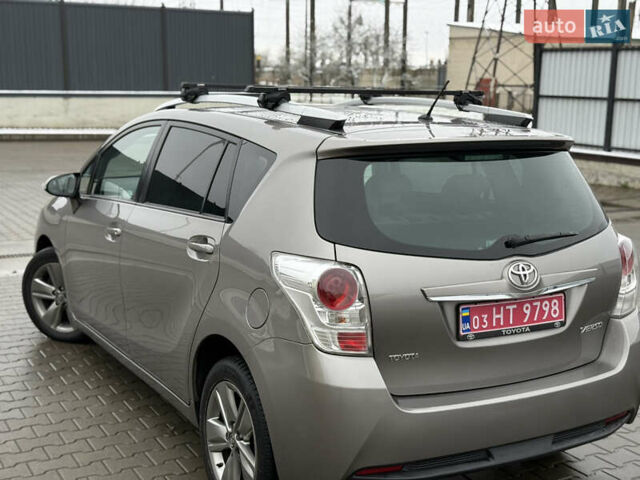 Бежевый Тойота Версо, объемом двигателя 1.6 л и пробегом 132 тыс. км за 11700 $, фото 26 на Automoto.ua