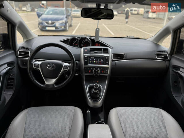 Бежевый Тойота Версо, объемом двигателя 1.6 л и пробегом 132 тыс. км за 10900 $, фото 42 на Automoto.ua