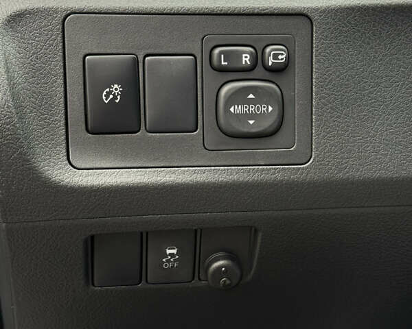 Бежевый Тойота Версо, объемом двигателя 1.6 л и пробегом 132 тыс. км за 11700 $, фото 31 на Automoto.ua