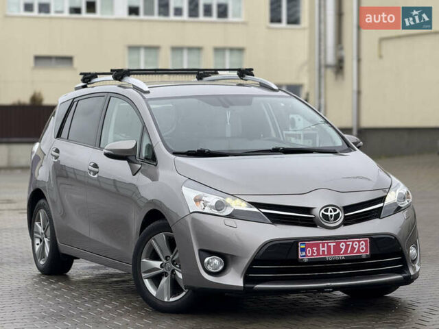 Бежевый Тойота Версо, объемом двигателя 1.6 л и пробегом 132 тыс. км за 11700 $, фото 19 на Automoto.ua