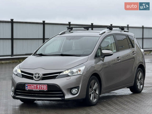 Бежевый Тойота Версо, объемом двигателя 1.6 л и пробегом 132 тыс. км за 11700 $, фото 8 на Automoto.ua