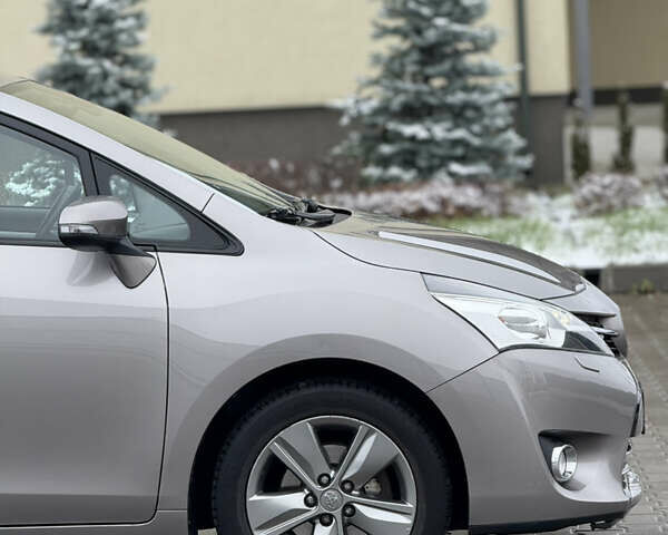 Бежевый Тойота Версо, объемом двигателя 1.6 л и пробегом 132 тыс. км за 11700 $, фото 15 на Automoto.ua