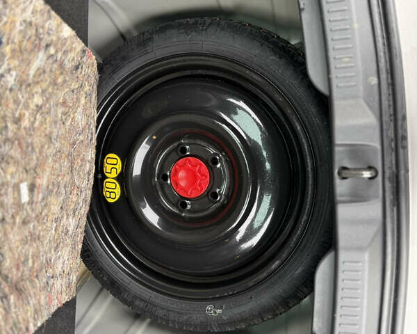 Бежевый Тойота Версо, объемом двигателя 1.6 л и пробегом 132 тыс. км за 11700 $, фото 61 на Automoto.ua