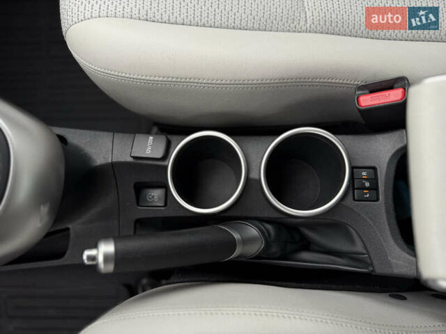 Бежевый Тойота Версо, объемом двигателя 1.6 л и пробегом 132 тыс. км за 11700 $, фото 44 на Automoto.ua