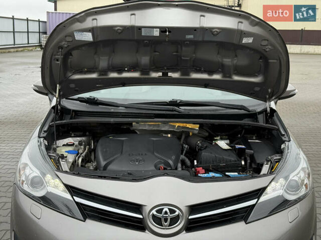 Бежевый Тойота Версо, объемом двигателя 1.6 л и пробегом 132 тыс. км за 11700 $, фото 62 на Automoto.ua