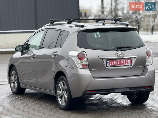 Бежевый Тойота Версо, объемом двигателя 1.6 л и пробегом 132 тыс. км за 11700 $, фото 6 на Automoto.ua