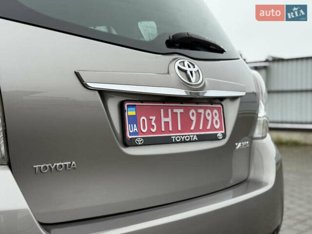 Бежевый Тойота Версо, объемом двигателя 1.6 л и пробегом 132 тыс. км за 11700 $, фото 24 на Automoto.ua