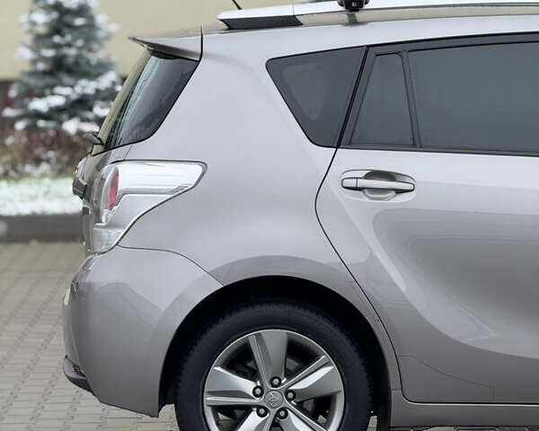 Бежевый Тойота Версо, объемом двигателя 1.6 л и пробегом 132 тыс. км за 11700 $, фото 16 на Automoto.ua