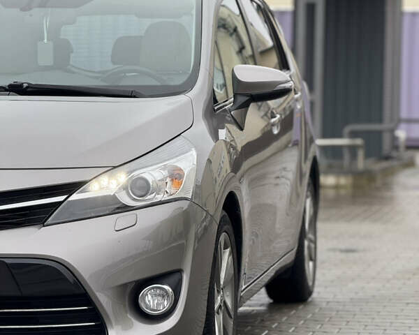 Бежевый Тойота Версо, объемом двигателя 1.6 л и пробегом 132 тыс. км за 11700 $, фото 9 на Automoto.ua