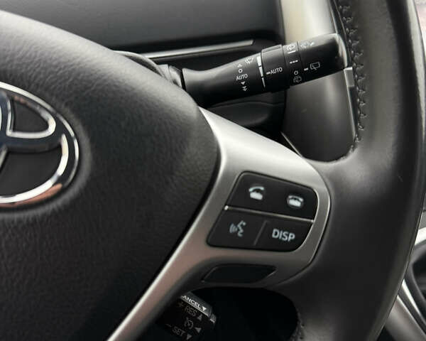 Бежевый Тойота Версо, объемом двигателя 1.6 л и пробегом 132 тыс. км за 11700 $, фото 34 на Automoto.ua