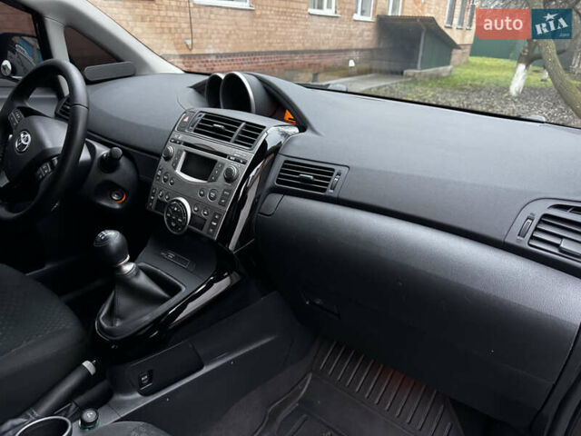 Чорний Тойота Версо, об'ємом двигуна 2 л та пробігом 208 тис. км за 8500 $, фото 14 на Automoto.ua