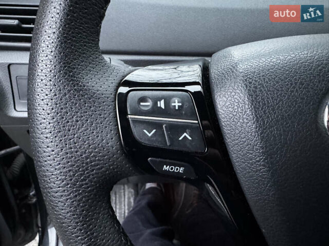 Чорний Тойота Версо, об'ємом двигуна 2 л та пробігом 208 тис. км за 8500 $, фото 25 на Automoto.ua