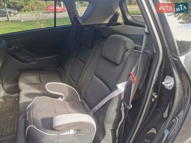 Тойота Версо 2009 в Ровно на Automoto.ua Черный Тойота Версо, объемом двигателя 2.2 л и пробегом 246 тыс. км за 9500 $, фото 6 на Automoto.ua