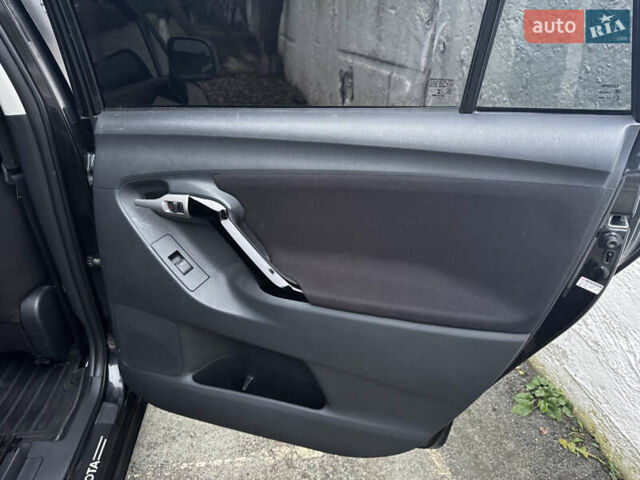 Чорний Тойота Версо, об'ємом двигуна 2 л та пробігом 208 тис. км за 8500 $, фото 17 на Automoto.ua