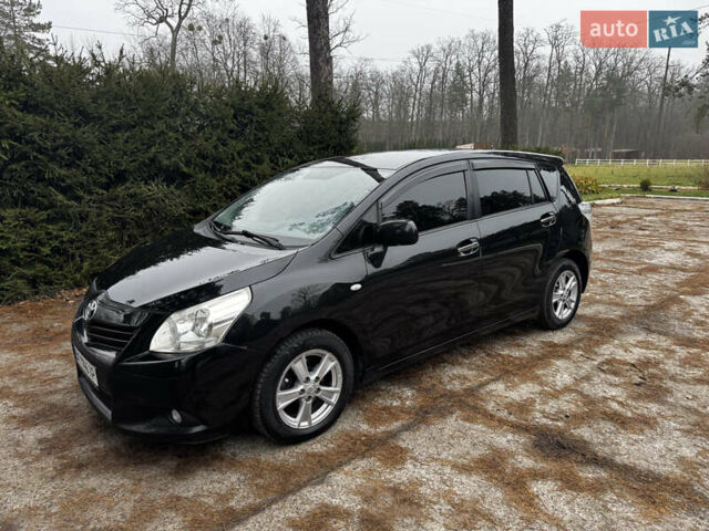 Чорний Тойота Версо, об'ємом двигуна 2 л та пробігом 208 тис. км за 8500 $, фото 2 на Automoto.ua