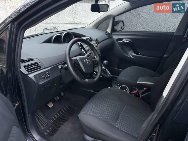 Чорний Тойота Версо, об'ємом двигуна 2 л та пробігом 208 тис. км за 8500 $, фото 13 на Automoto.ua