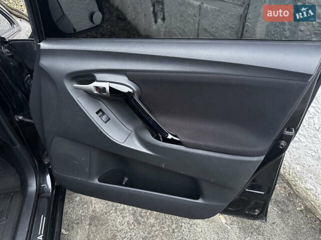 Чорний Тойота Версо, об'ємом двигуна 2 л та пробігом 208 тис. км за 8500 $, фото 19 на Automoto.ua