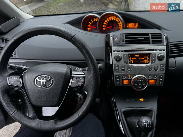 Чорний Тойота Версо, об'ємом двигуна 2 л та пробігом 208 тис. км за 8500 $, фото 21 на Automoto.ua