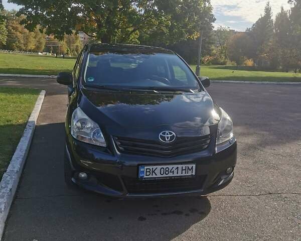 Тойота Версо 2009 в Ровно на Automoto.ua Черный Тойота Версо, объемом двигателя 2.2 л и пробегом 246 тыс. км за 9500 $, фото 2 на Automoto.ua
