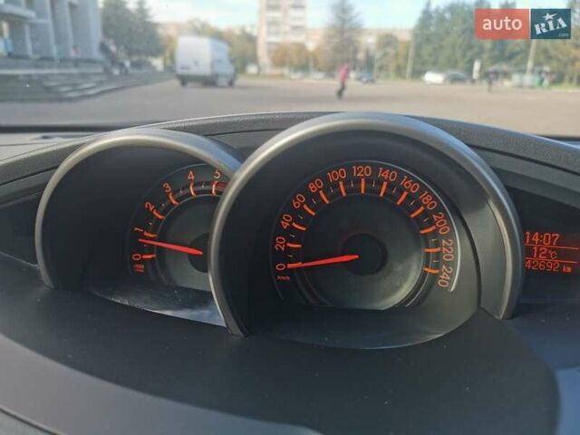 Черный Тойота Версо, объемом двигателя 2.2 л и пробегом 246 тыс. км за 9500 $, фото 8 на Automoto.ua