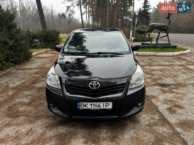 Чорний Тойота Версо, об'ємом двигуна 2 л та пробігом 208 тис. км за 8500 $, фото 1 на Automoto.ua