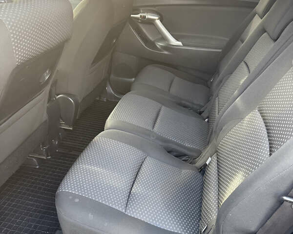 Чорний Тойота Версо, об'ємом двигуна 1.8 л та пробігом 208 тис. км за 11900 $, фото 19 на Automoto.ua