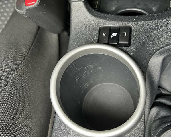 Чорний Тойота Версо, об'ємом двигуна 1.8 л та пробігом 206 тис. км за 11900 $, фото 15 на Automoto.ua