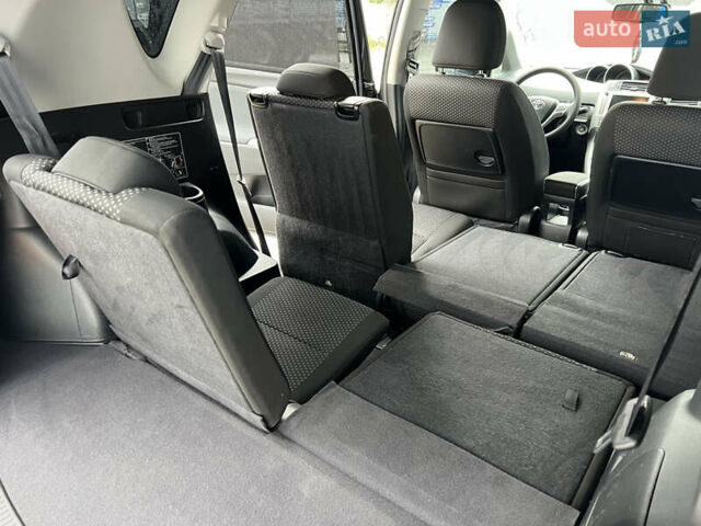 Чорний Тойота Версо, об'ємом двигуна 1.8 л та пробігом 206 тис. км за 11900 $, фото 31 на Automoto.ua