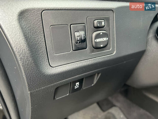 Чорний Тойота Версо, об'ємом двигуна 1.8 л та пробігом 206 тис. км за 11900 $, фото 49 на Automoto.ua