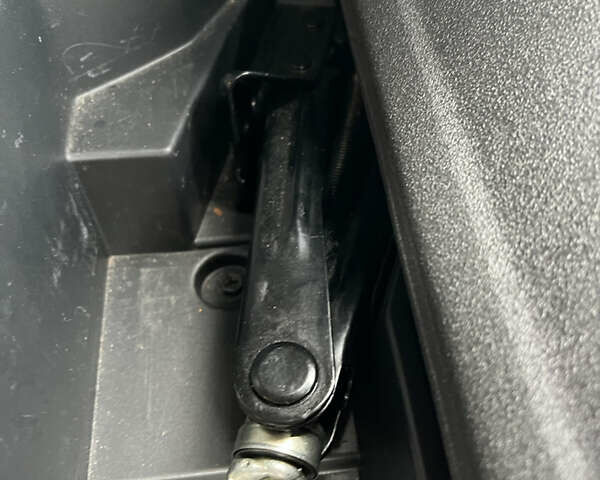 Чорний Тойота Версо, об'ємом двигуна 1.8 л та пробігом 206 тис. км за 11900 $, фото 34 на Automoto.ua