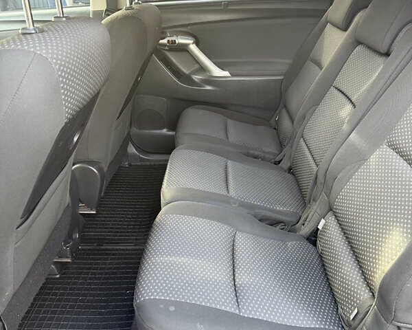 Чорний Тойота Версо, об'ємом двигуна 1.8 л та пробігом 208 тис. км за 11900 $, фото 20 на Automoto.ua